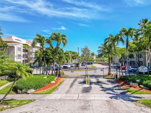 21121 SW 85th Avenue 308, Cutler Bay, FL 33189