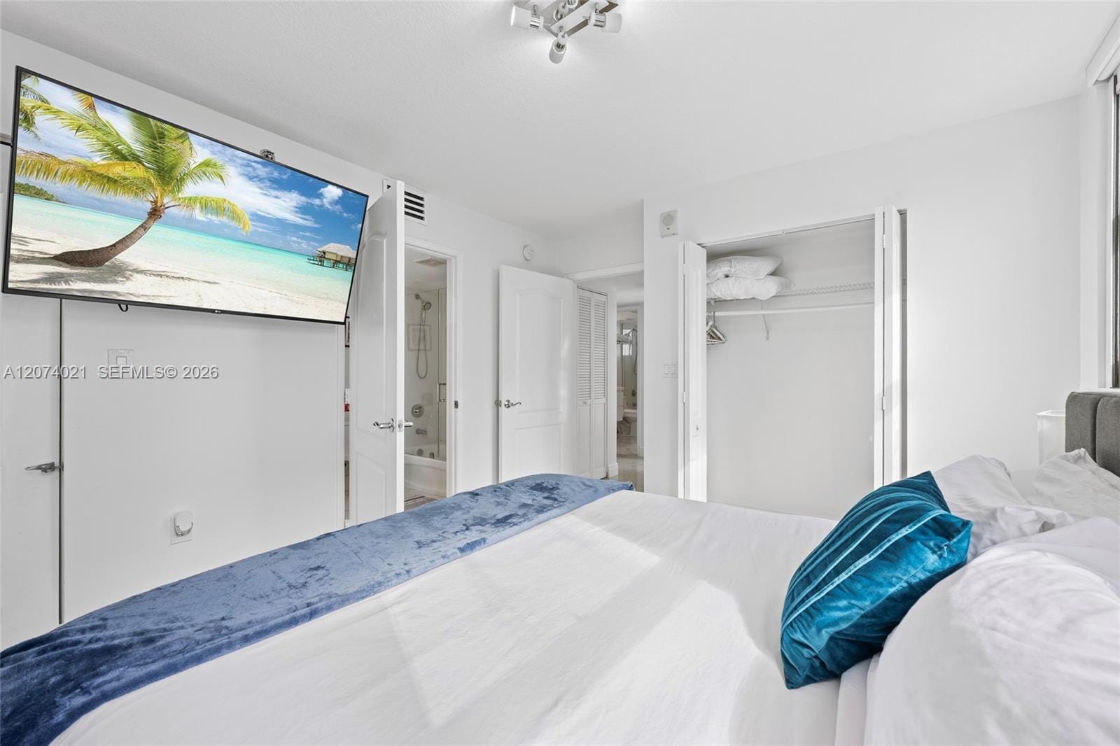 1200 Brickell Bay Drive 3701 — photo 10