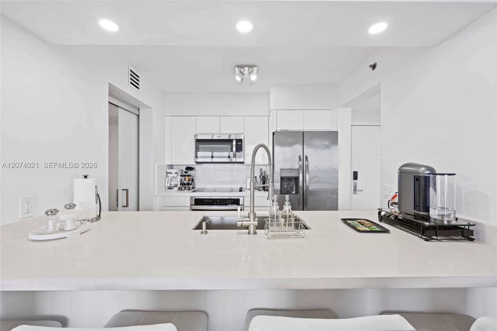 1200 Brickell Bay Drive 3701 — photo 5