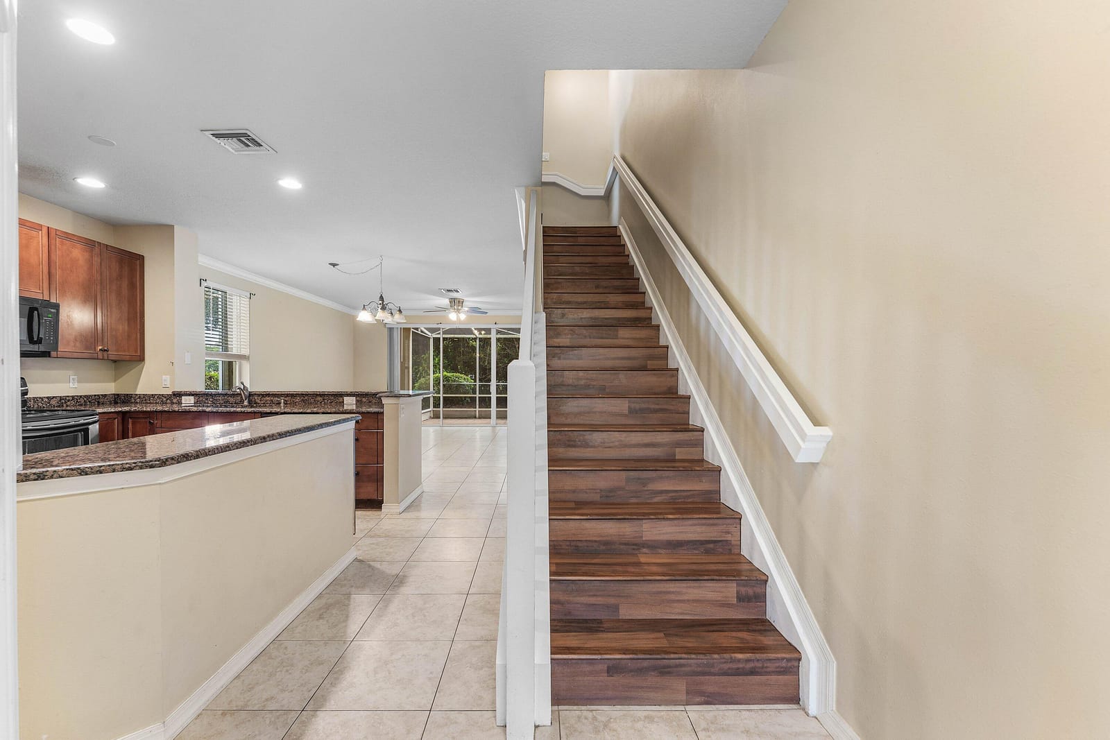 9650 Lago Drive — photo 7