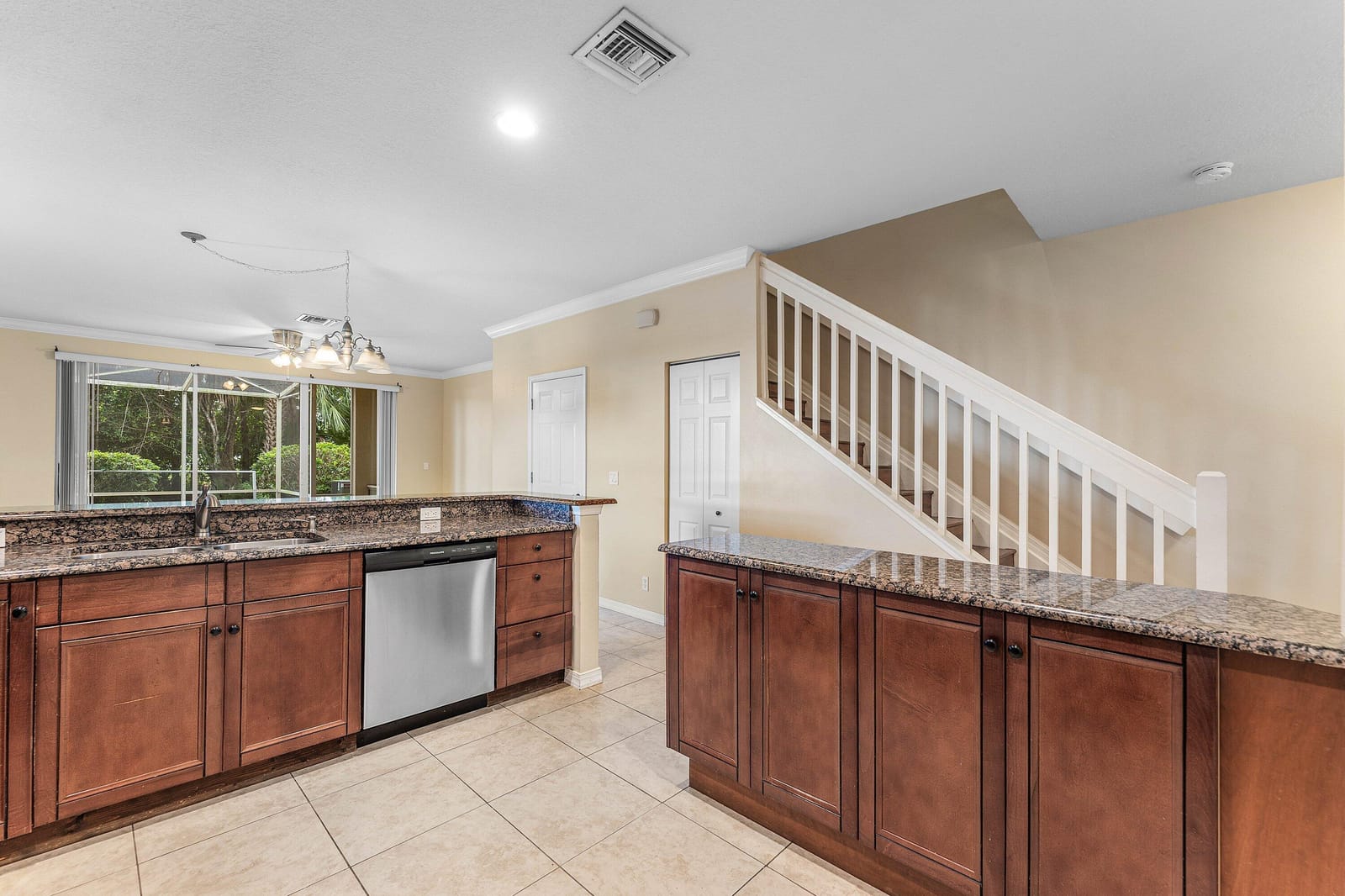 9650 Lago Drive — photo 8