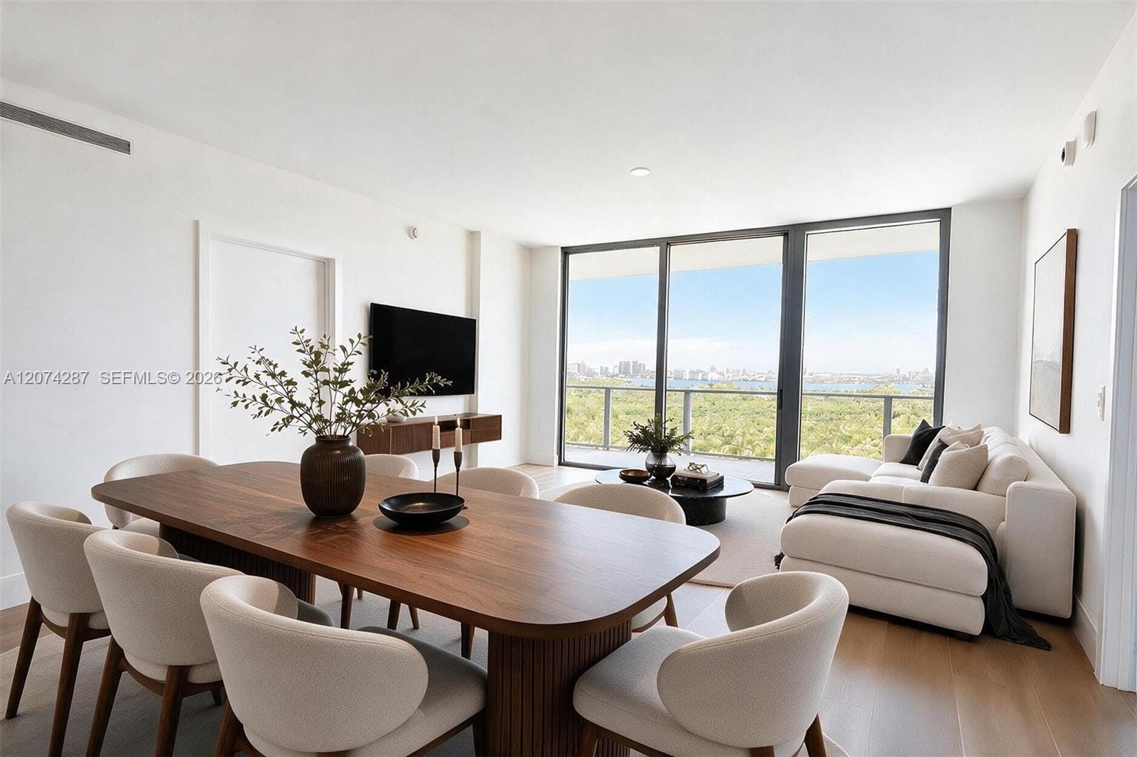 2411 Laguna Circle 1503 — photo 2