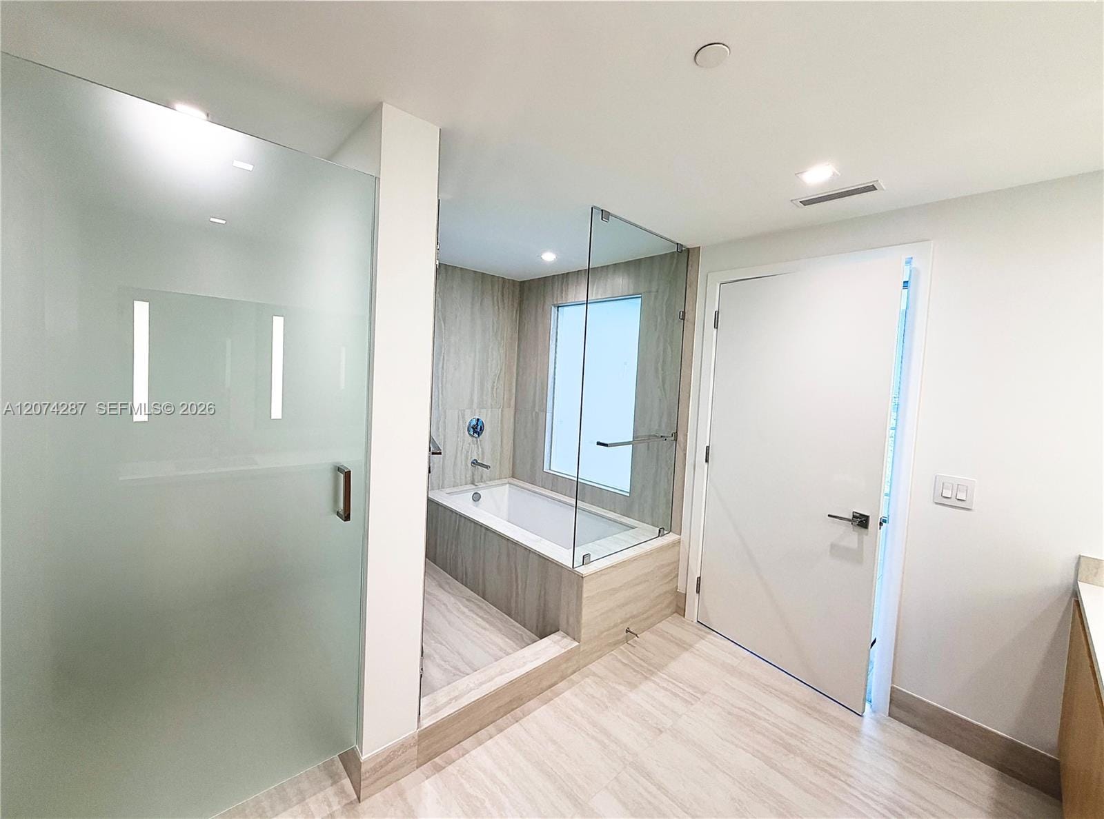 2411 Laguna Circle 1503, North Miami, FL 33181 photo 13