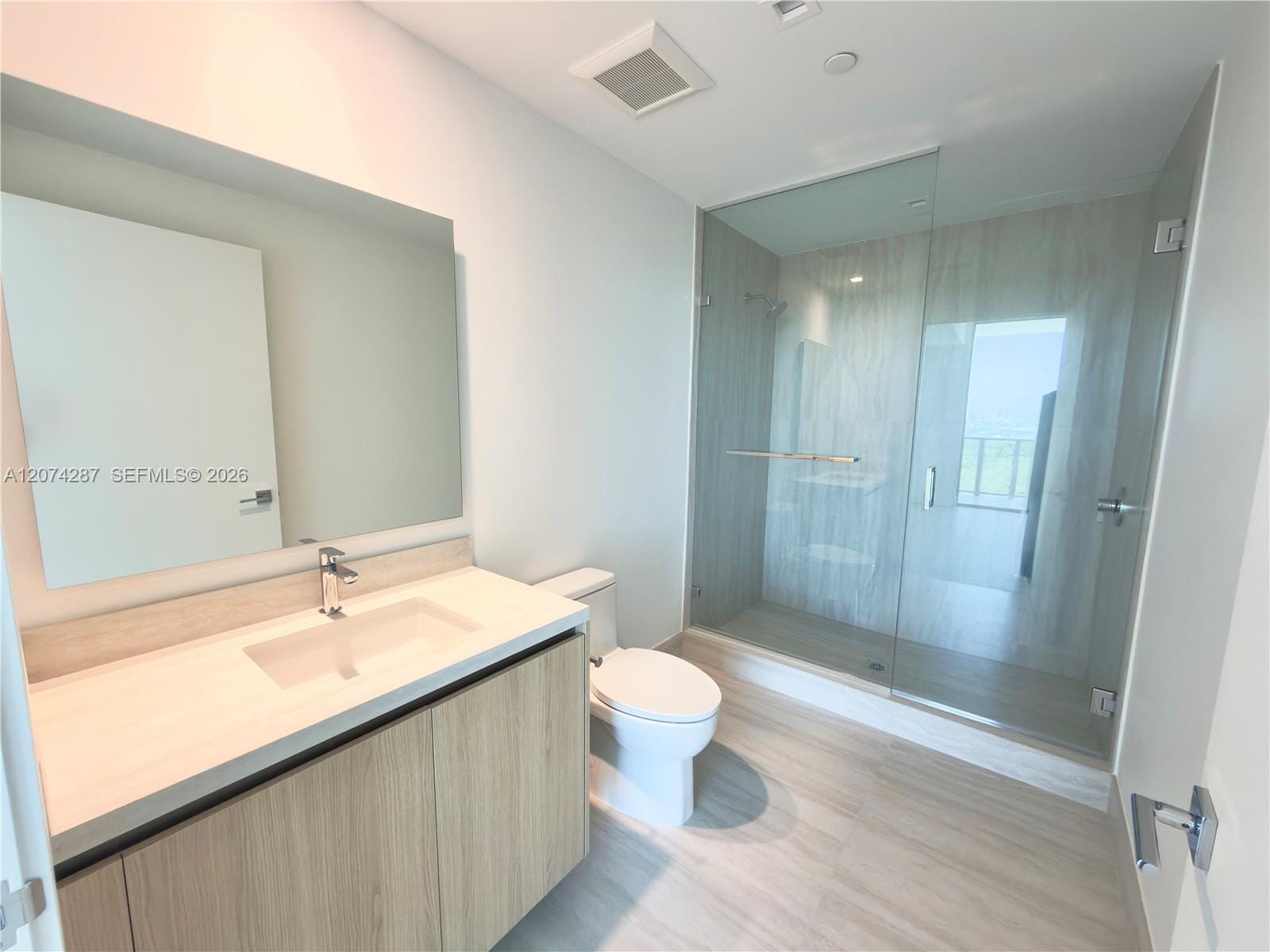 2411 Laguna Circle 1503, North Miami, FL 33181 photo 15