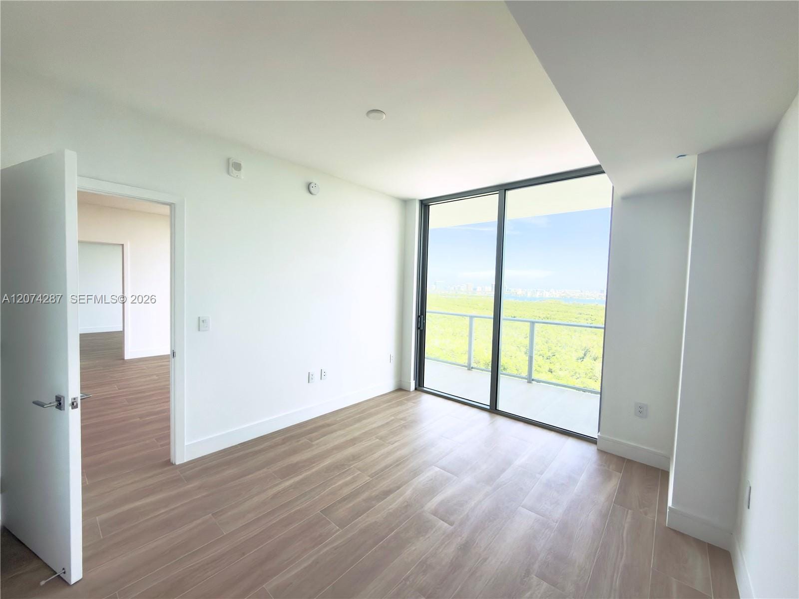 2411 Laguna Circle 1503, North Miami, FL 33181 photo 16