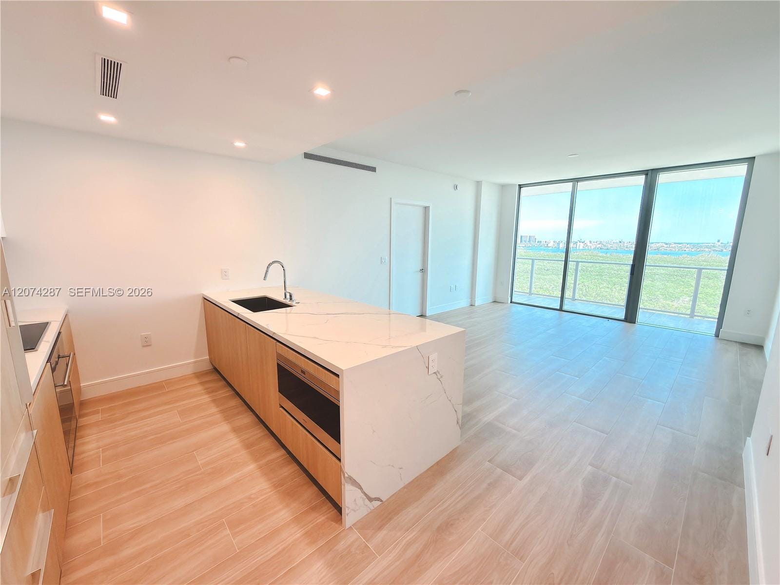 2411 Laguna Circle 1503, North Miami, FL 33181 photo 19
