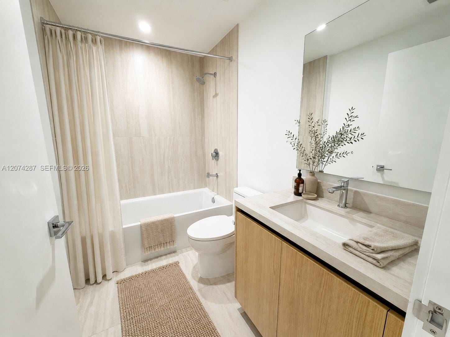 2411 Laguna Circle 1503 — photo 7