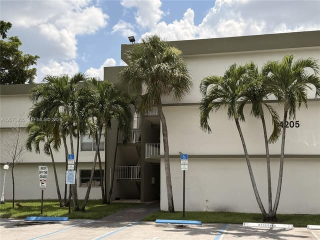 4205 N University Drive 202, Sunrise, FL 33351
