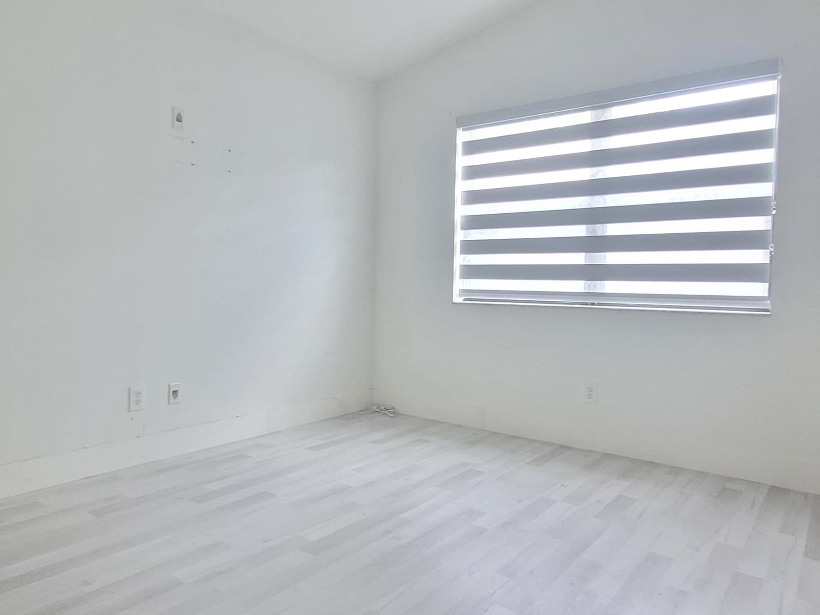 5460 HAWKES BLUFF Avenue — photo 11