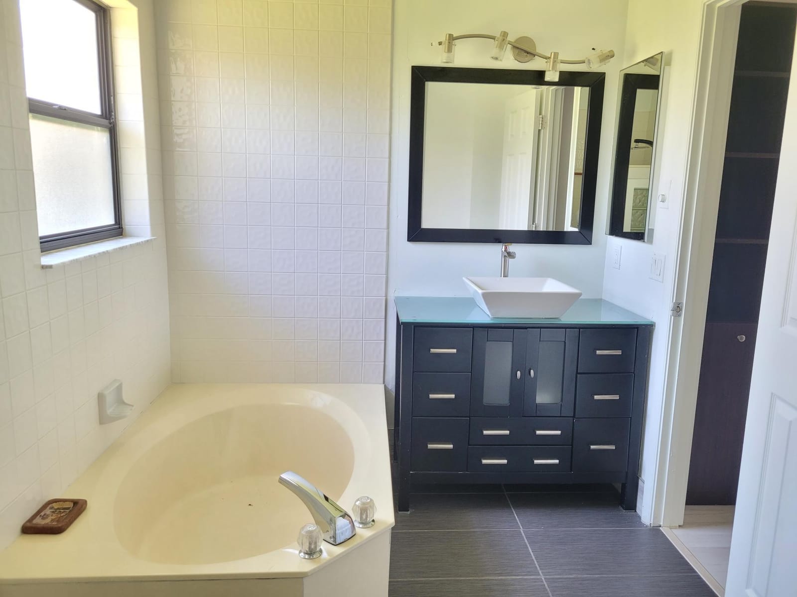5460 HAWKES BLUFF Avenue — photo 12