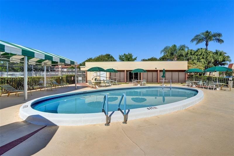 9801 Sunrise Lakes Boulevard 208 — photo 12
