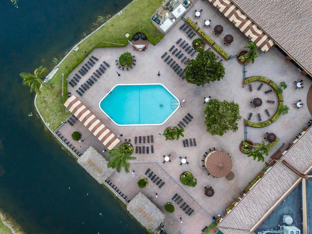 9801 Sunrise Lakes Boulevard 208, Sunrise, FL 33322 photo 13