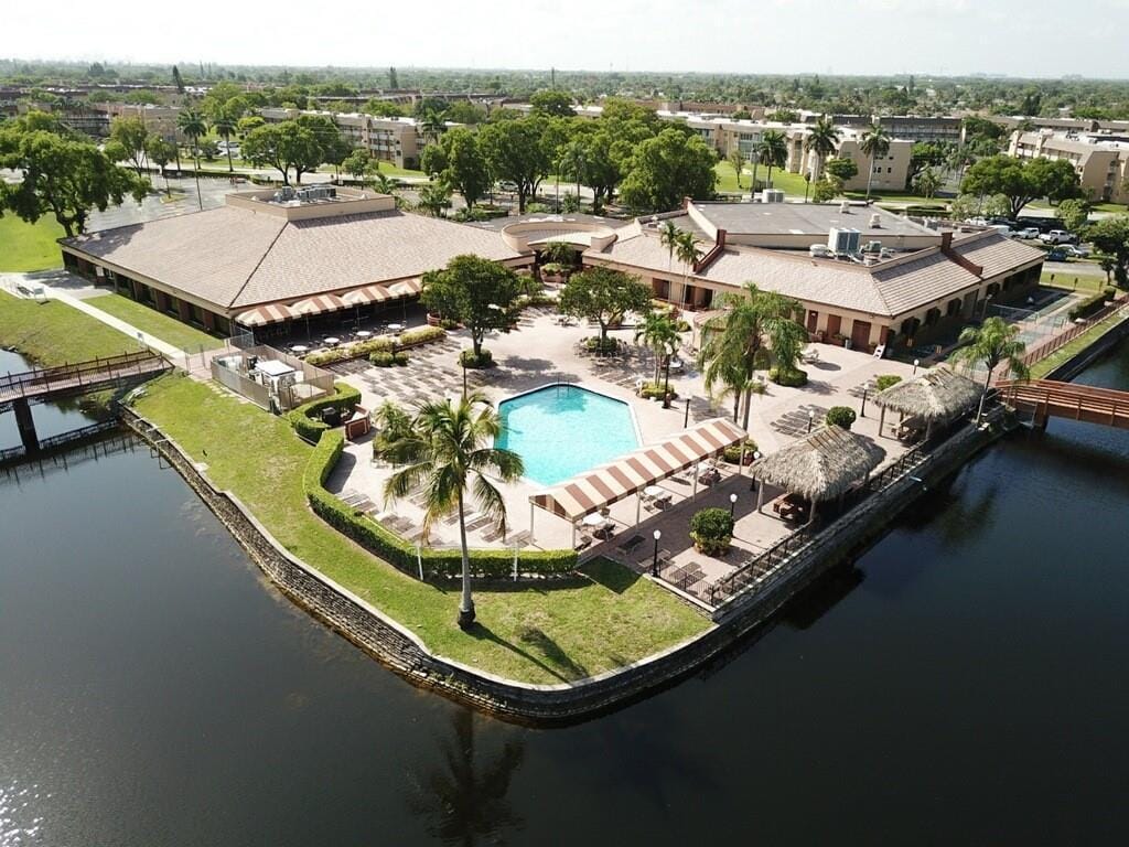 9801 Sunrise Lakes Boulevard 208, Sunrise, FL 33322 photo 14