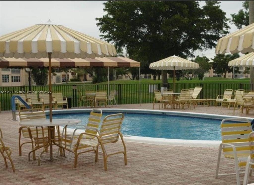 9801 Sunrise Lakes Boulevard 208, Sunrise, FL 33322 photo 16
