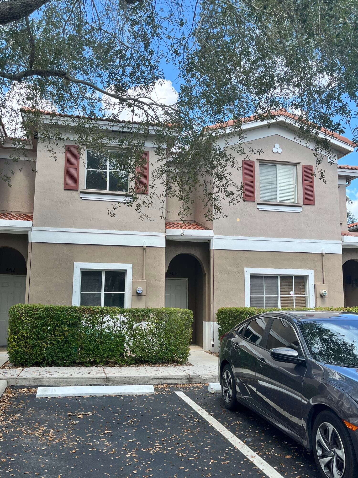 4414 WOODLAND Circle — photo 1