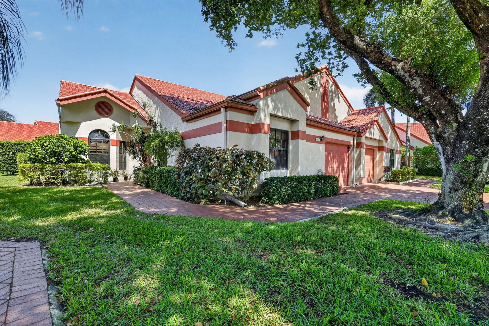 Pending home at 7548 Lexington Club Boulevard Apt A, Delray Beach, FL 33446