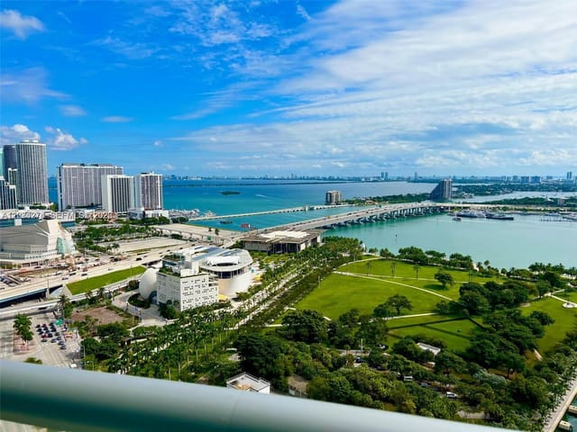 888 Biscayne Boulevard 3110, Miami, FL 33132