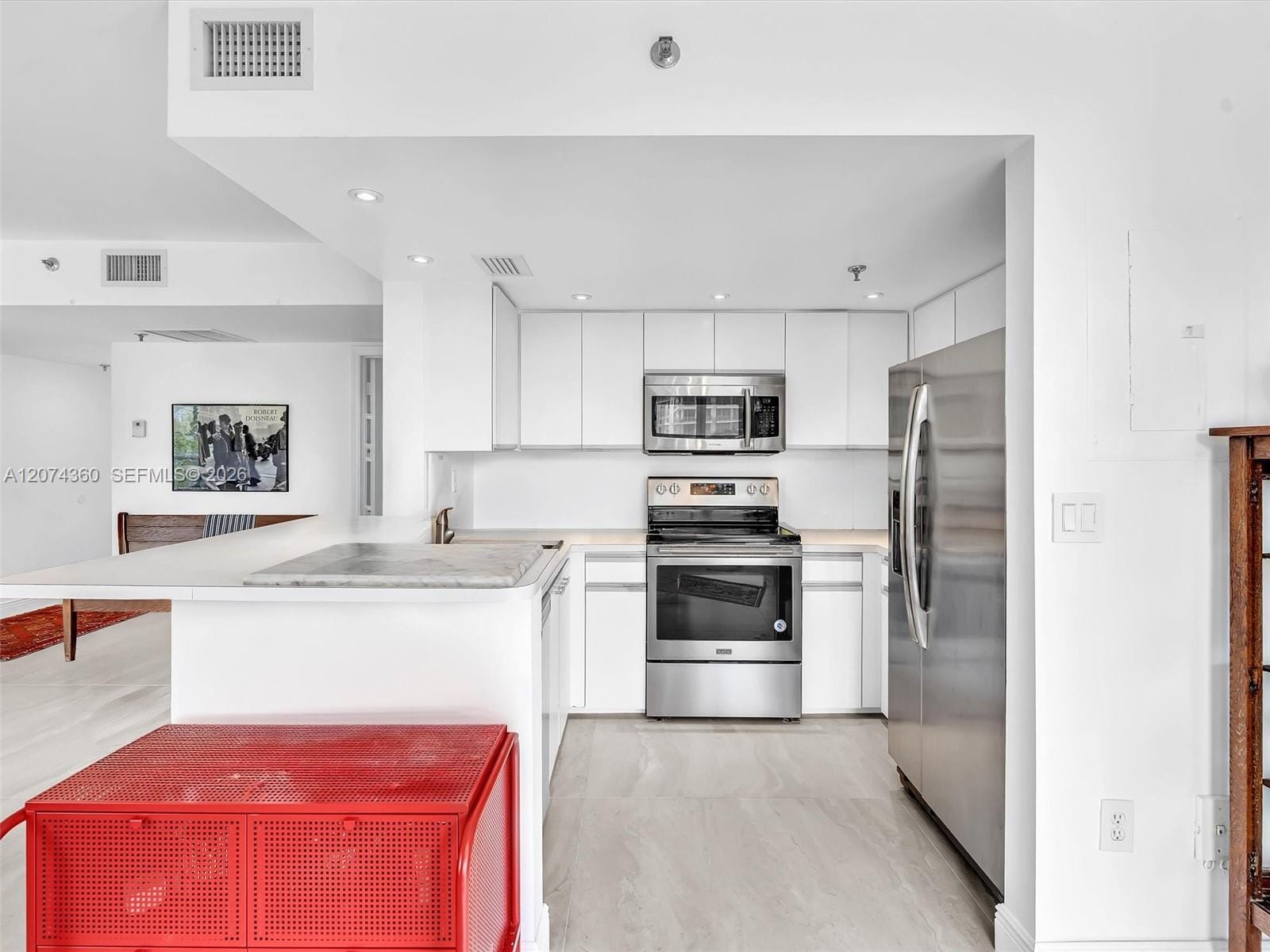 1621 Bay Road 408, Miami Beach, FL 33139 photo 14