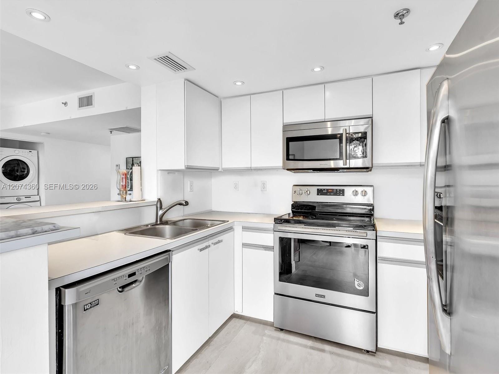 1621 Bay Road 408, Miami Beach, FL 33139 photo 15
