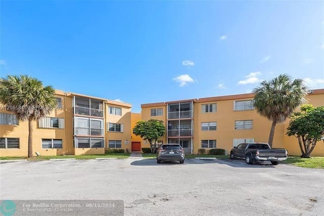 4354 NW 9th Avenue 14-3F, Deerfield Beach, FL 33064
