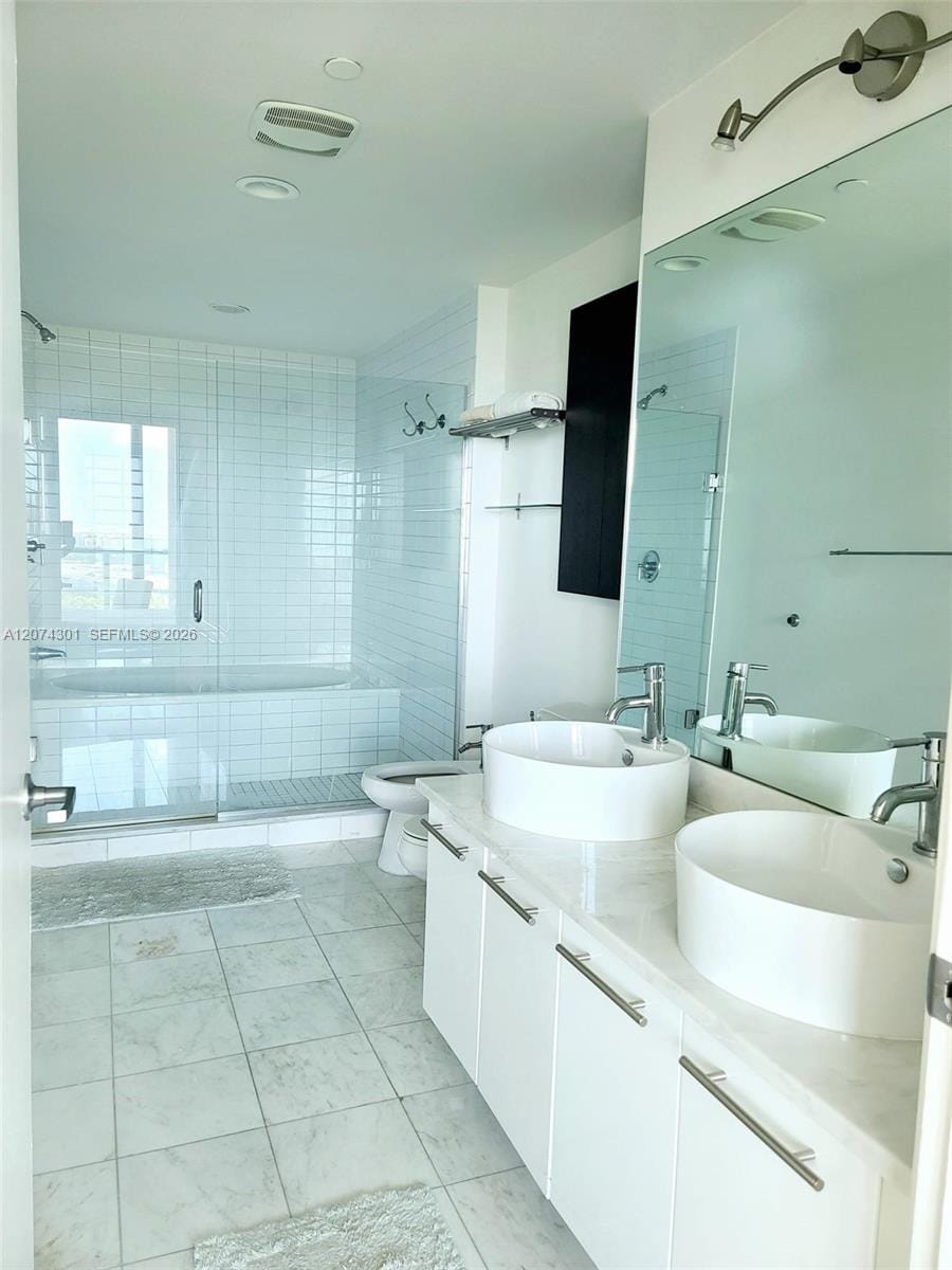 888 Biscayne Boulevard 1610, Miami, FL 33132 photo 2
