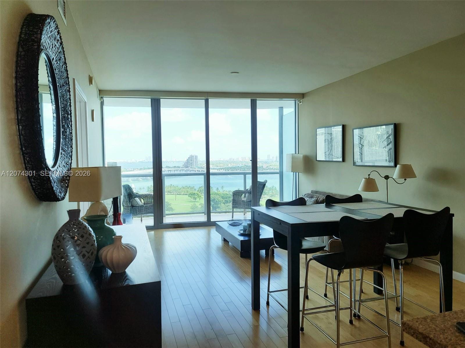 888 Biscayne Boulevard 1610, Miami, FL 33132 photo 4