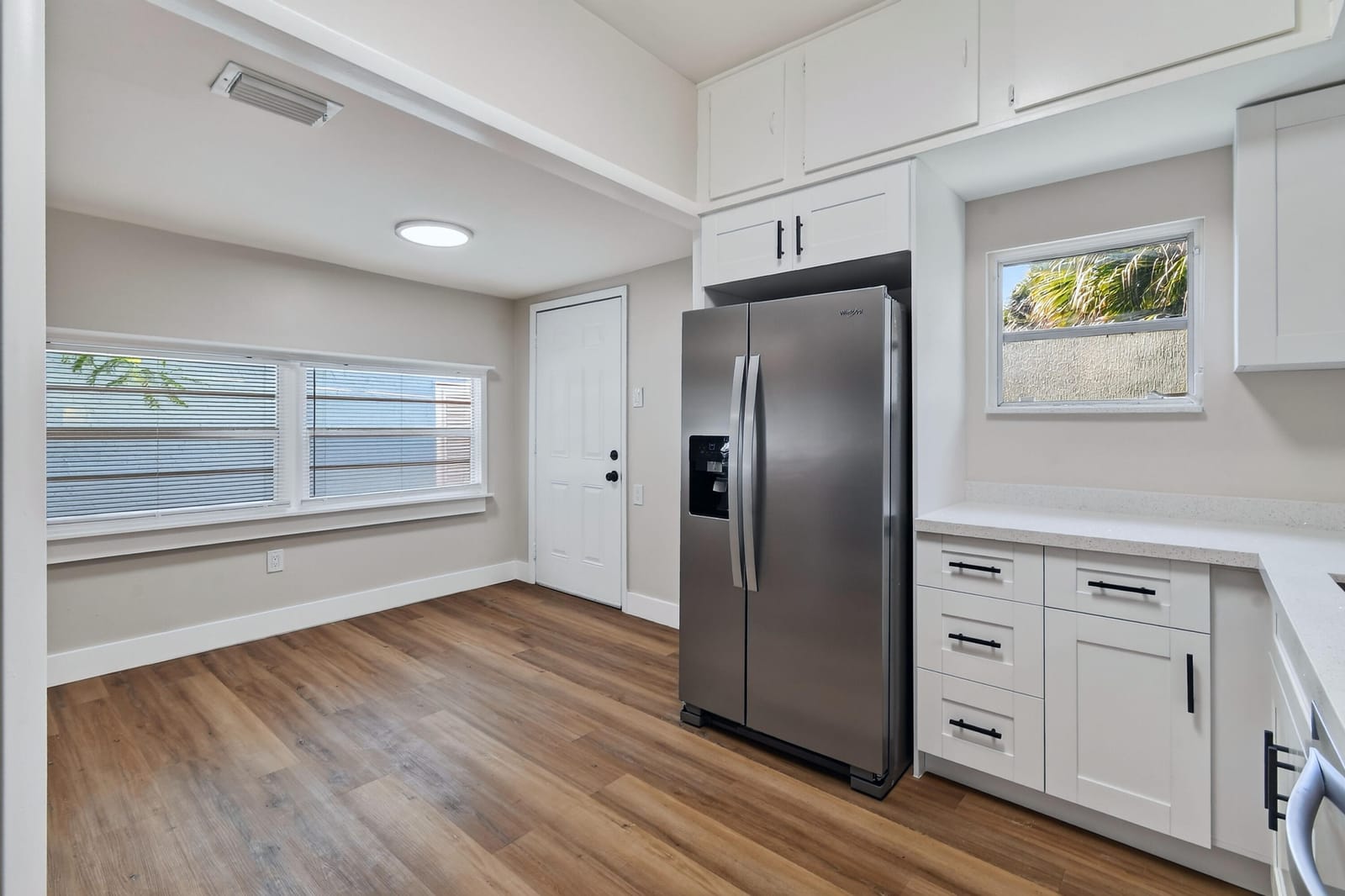 3714 Morton Avenue — photo 4