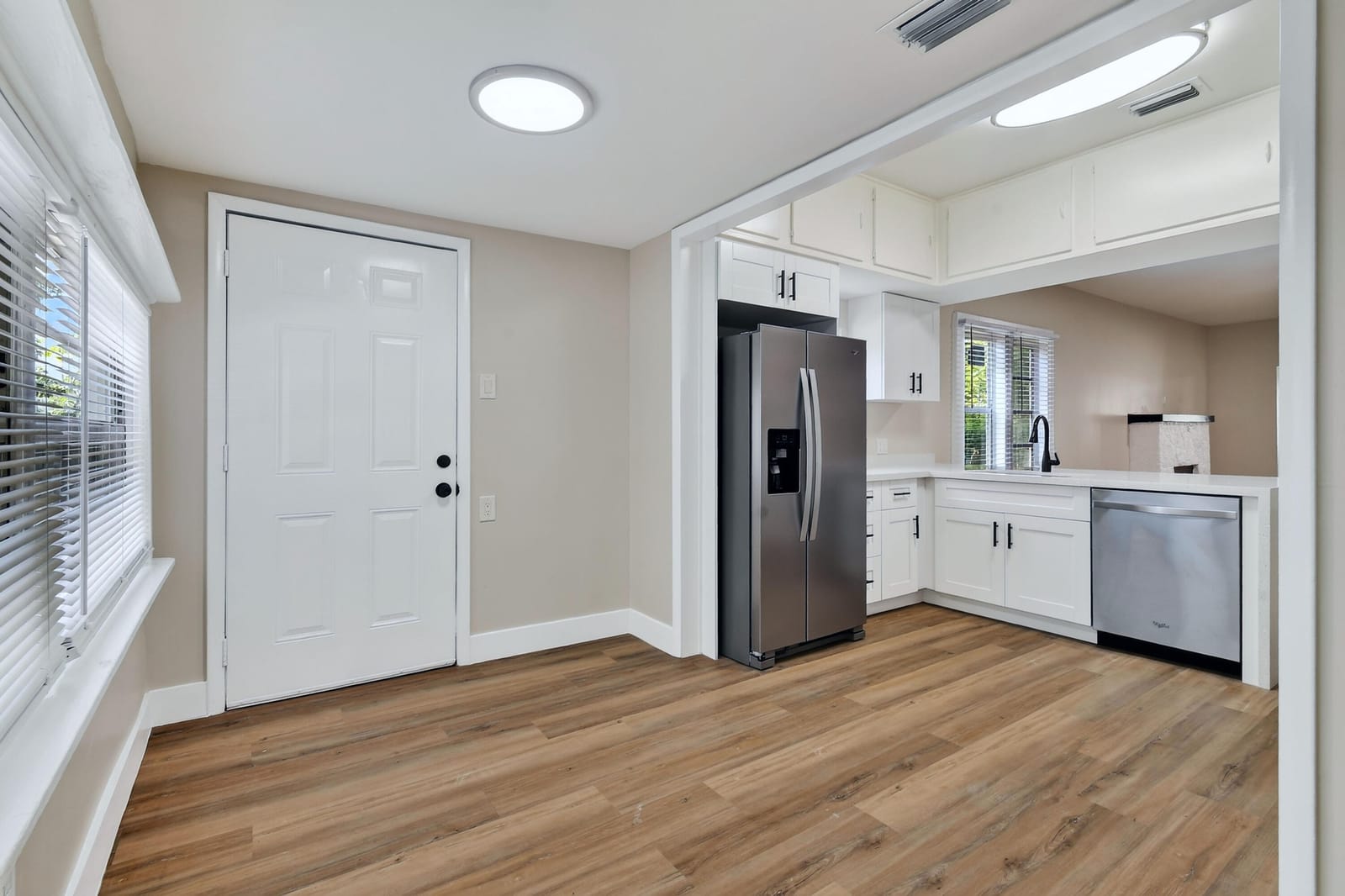 3714 Morton Avenue — photo 5