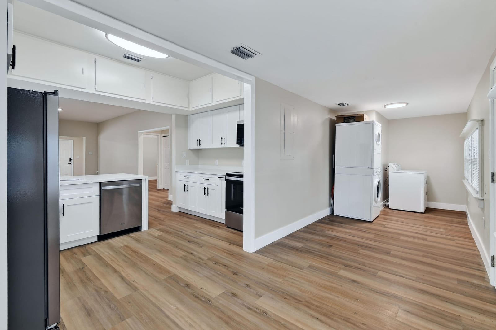 3714 Morton Avenue — photo 7