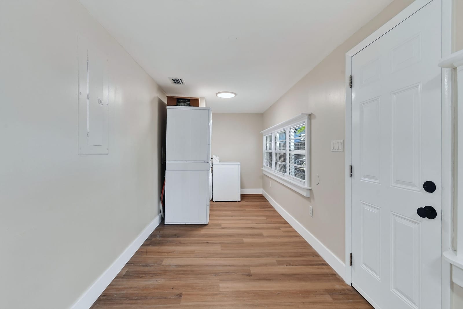 3714 Morton Avenue — photo 9