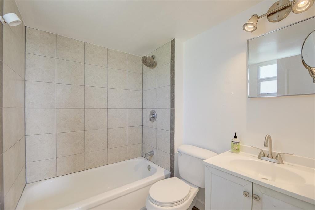 113 ROYAL PARK Drive 1H, Oakland Park, FL 33309 photo 18