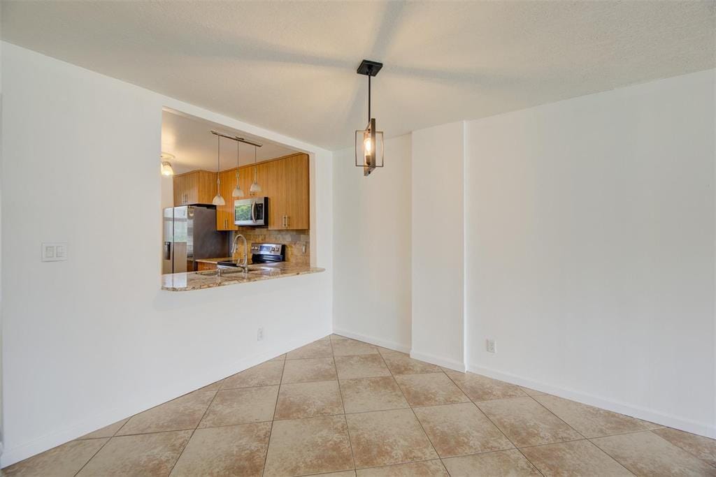113 ROYAL PARK Drive 1H — photo 6