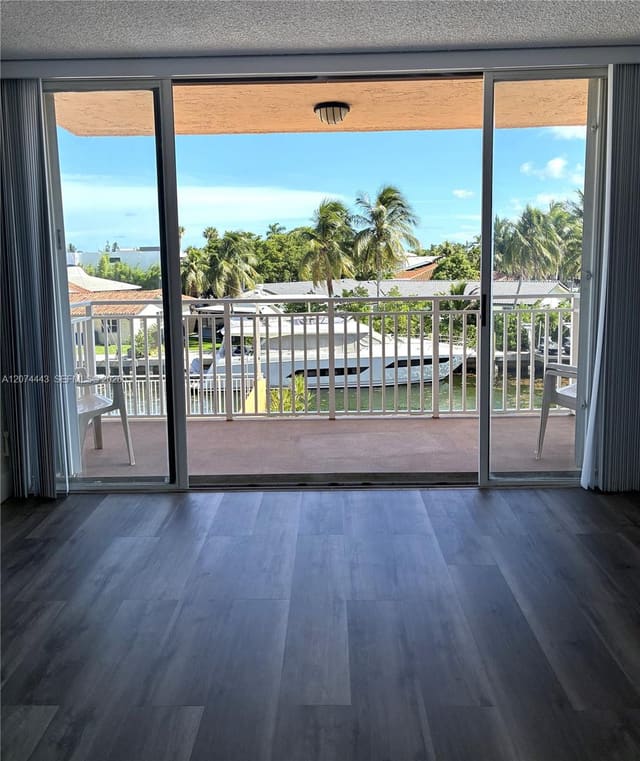 2450 NE 135th Street 209, North Miami, FL 33181