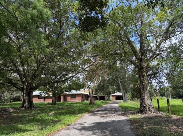 375 & 311 County Road 720, Clewiston, FL 33440
