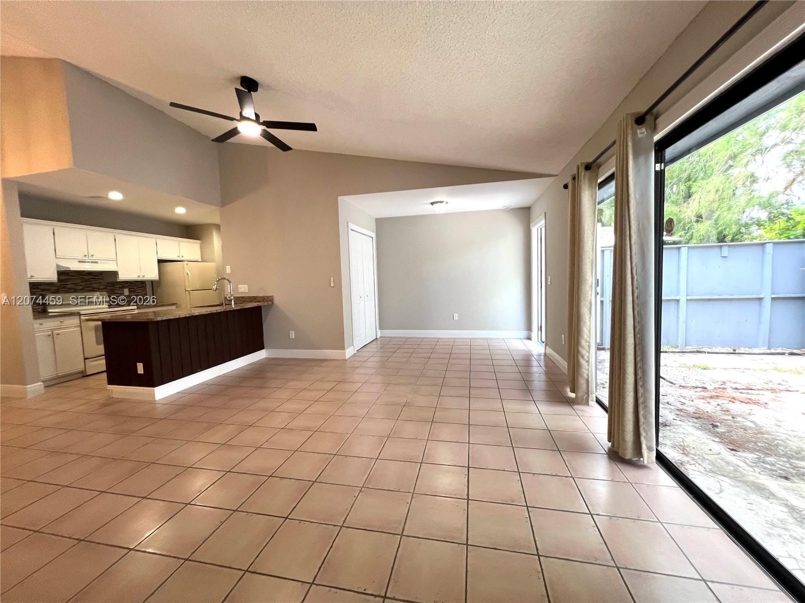 1077 Goldenrod Road — photo 3