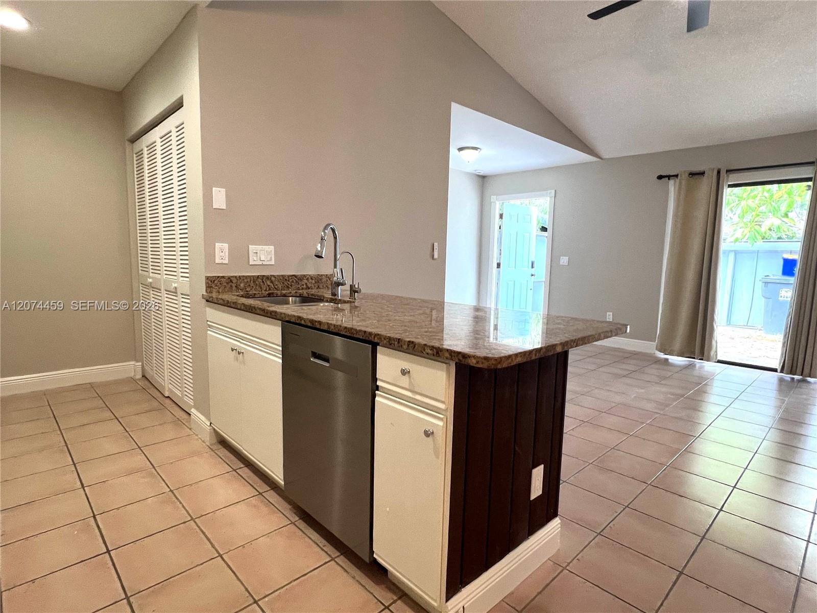 1077 Goldenrod Road — photo 9