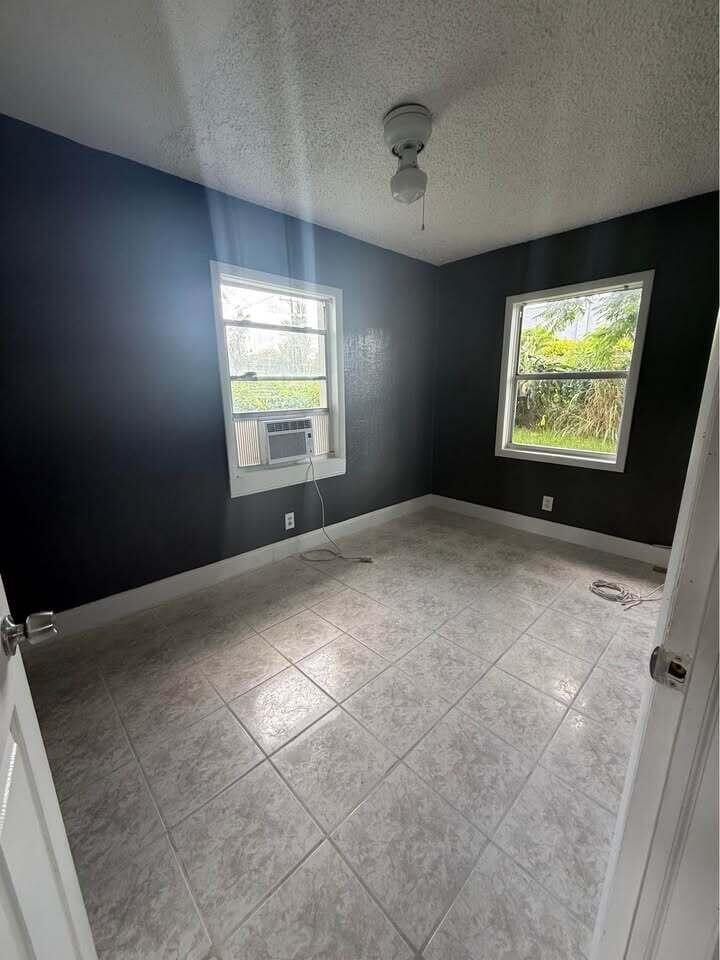 2960 CHICKAMAUGA Avenue — photo 2