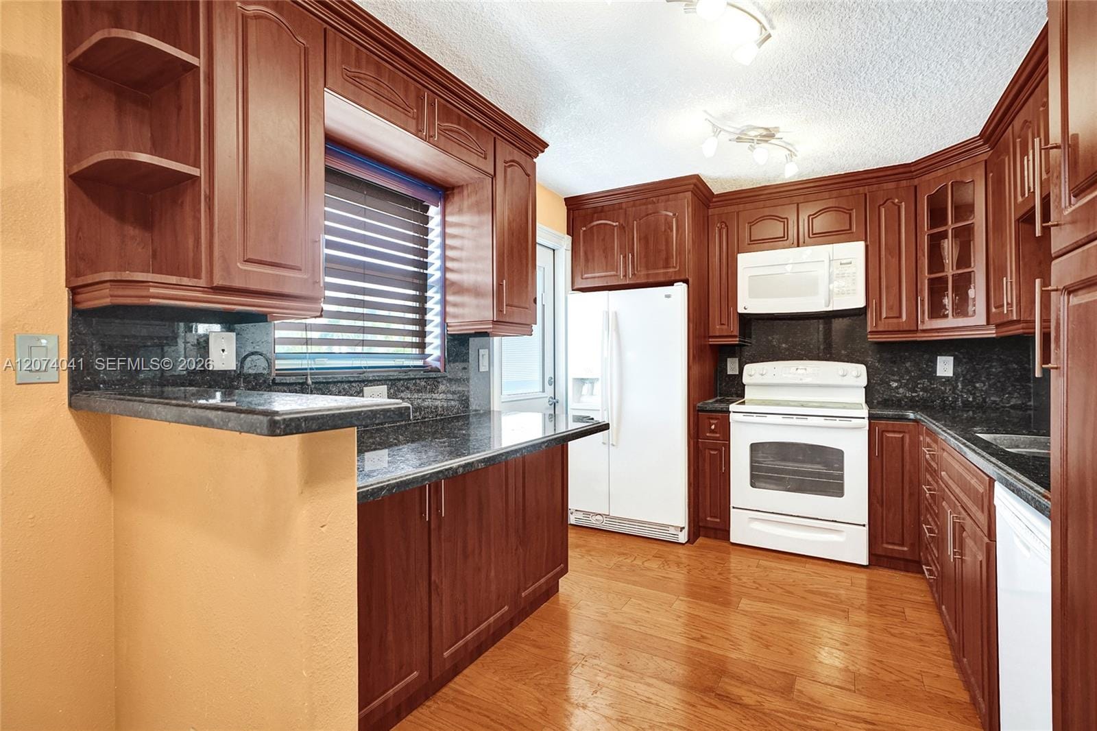 1001 NE 14th Avenue 402 — photo 4