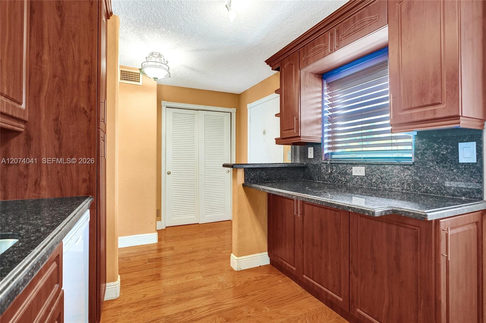 1001 NE 14th Avenue 402 — photo 5