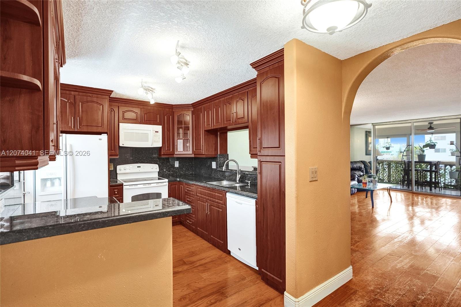 1001 NE 14th Avenue 402 — photo 7