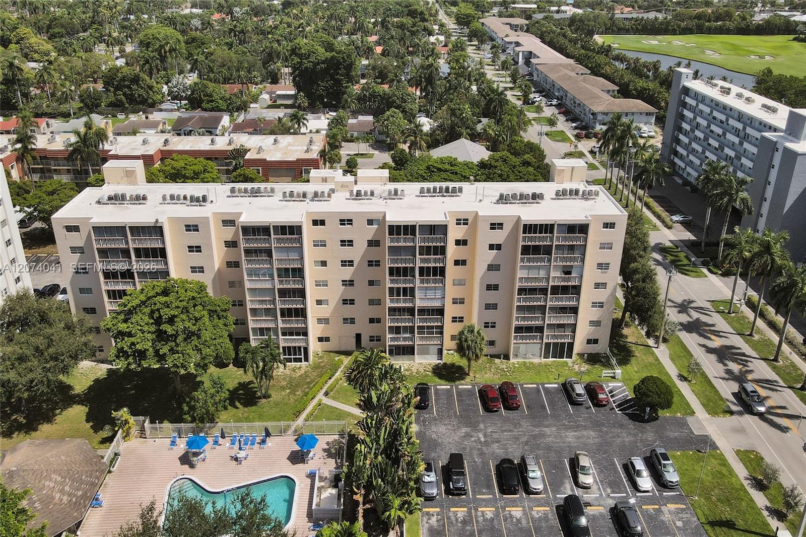 1001 NE 14th Avenue 402, Hallandale Beach, FL 33009