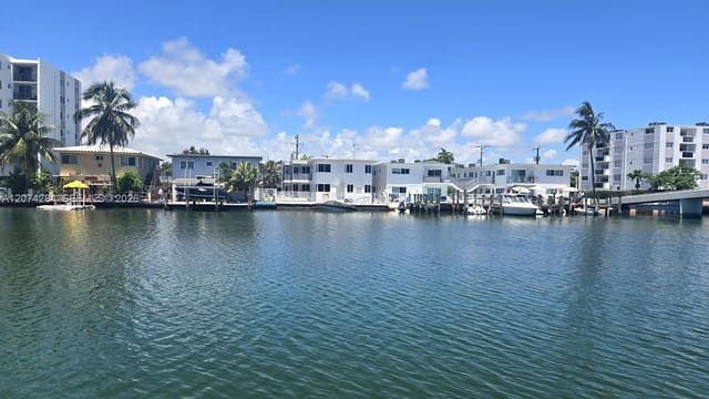 8024 Tatum Waterway Drive 6B, Miami Beach, FL 33141