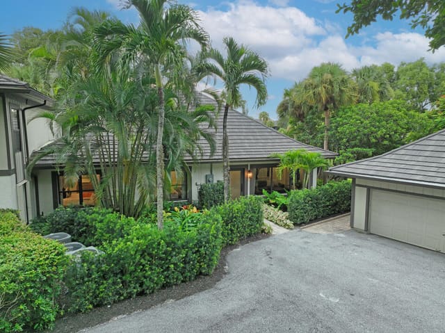 2735 POLO ISLAND Drive K104, Wellington, FL 33414