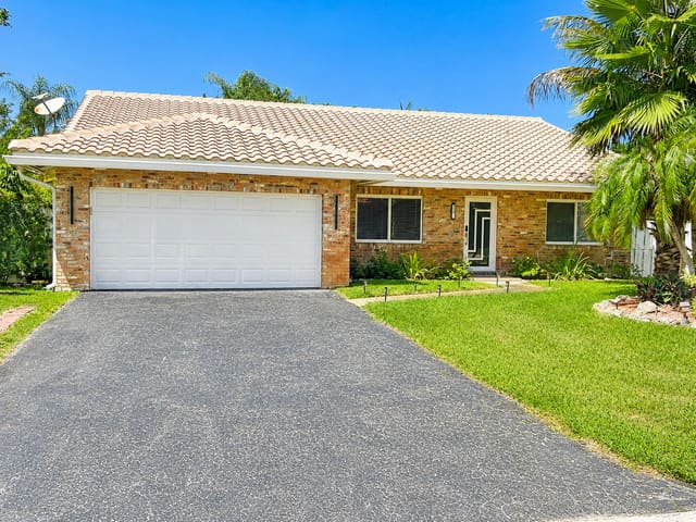 10601 NW 7TH Place, sold in Cypress Glen, Coral Springs, FL
