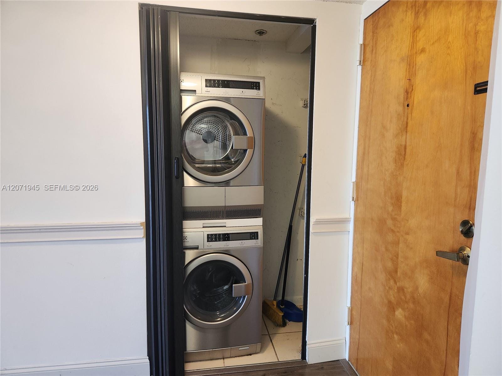 7601 E Treasure Drive 1501 — photo 10