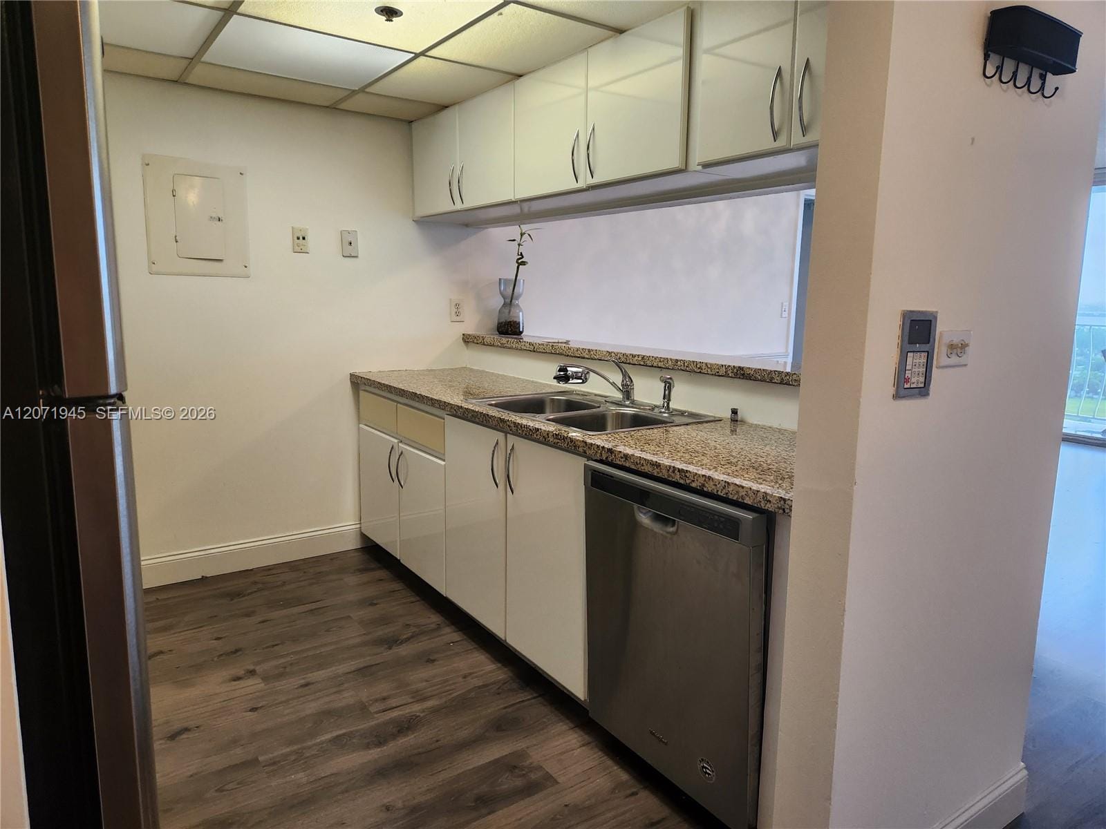 7601 E Treasure Drive 1501 — photo 12