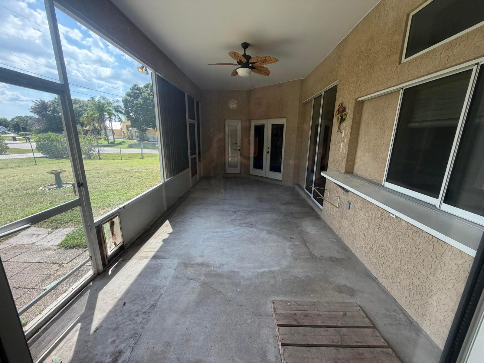 606 SE STOW Terrace — photo 3
