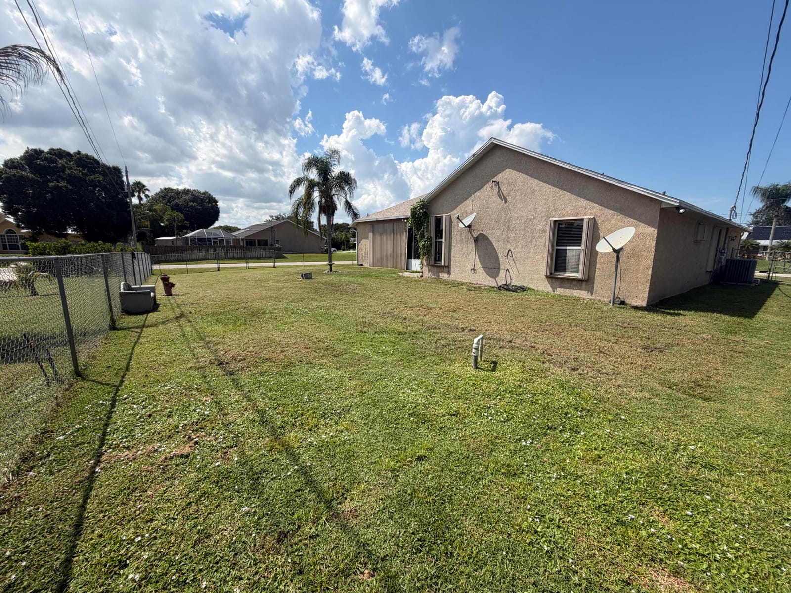 606 SE STOW Terrace — photo 5