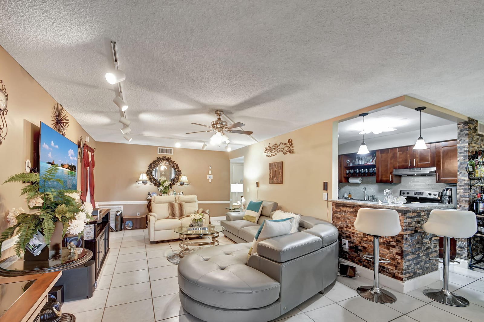 4702 Fountains Drive S 105 — photo 7