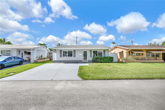 2710 NW 54th Street, Tamarac, FL 33309